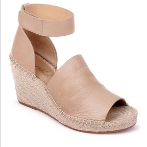 splendid cleveland wedge boot